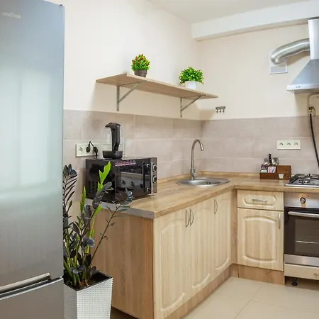 поруч із палацом україна та Ocean Plaza Apartmán *